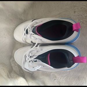 Nike Amixa white multicolor size 8.5 womens